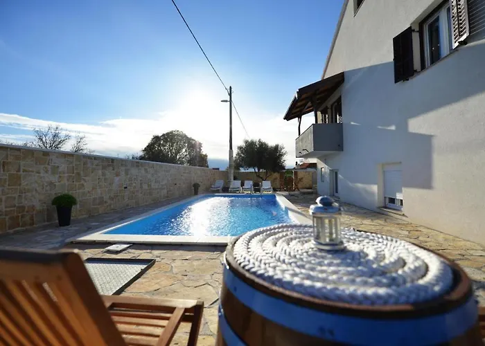 Vakantiehuis Ariana With Private Pool - By Ta Leut Agency *