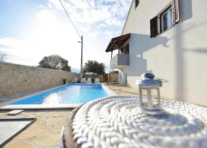 Ariana With Private Pool - By Ta Leut Agency Vakantiehuis *
