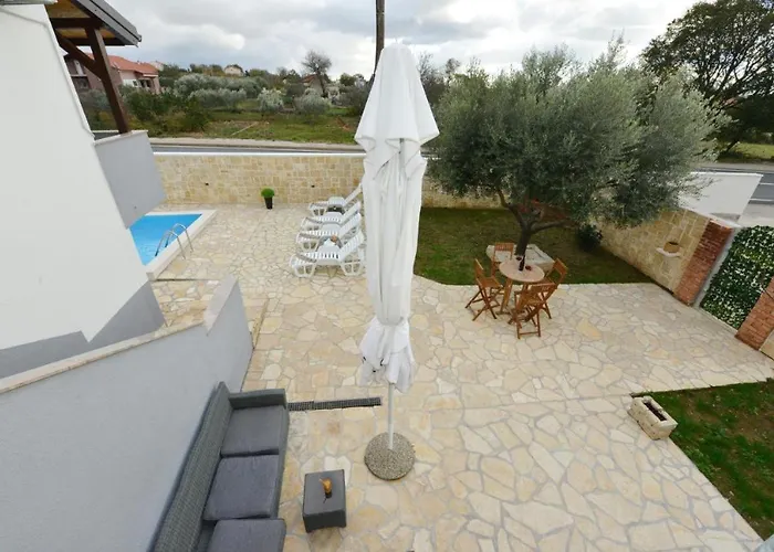 Ariana With Private Pool - By Ta Leut Agency Σπίτι διακοπών Policnik