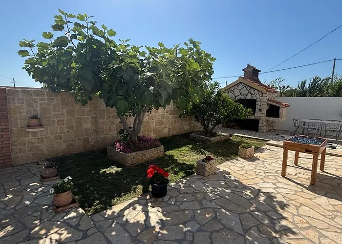 Ariana With Private Pool - By Ta Leut Agency Σπίτι διακοπών Policnik