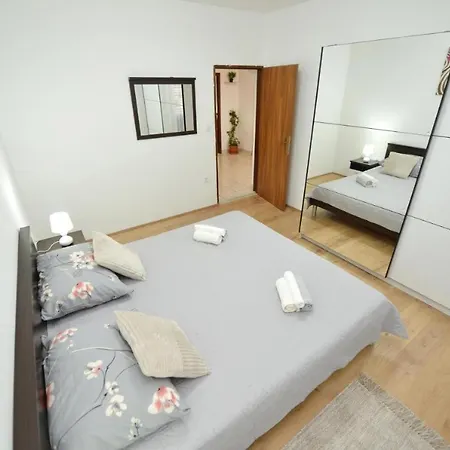 Nyaraló Ariana With Private Pool - By Ta Leut Agency Poličnik