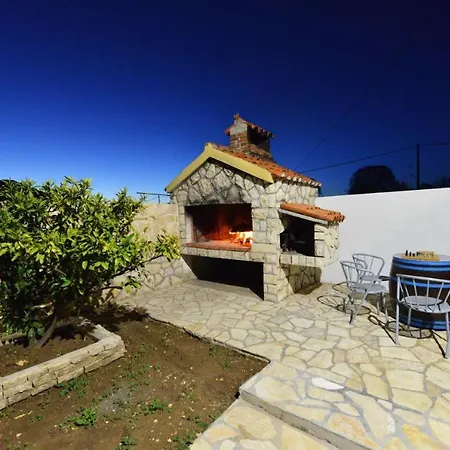 Nyaraló Ariana With Private Pool - By Ta Leut Agency *