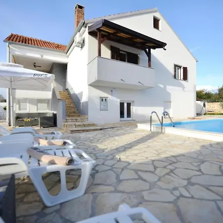 Ariana With Private Pool - By Ta Leut Agency * Poličnik