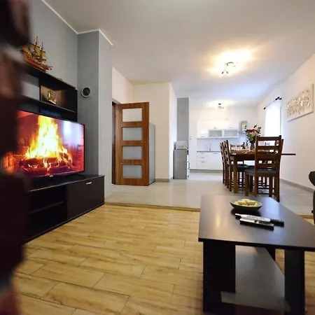 Ariana With Private Pool - By Ta Leut Agency Nyaraló *