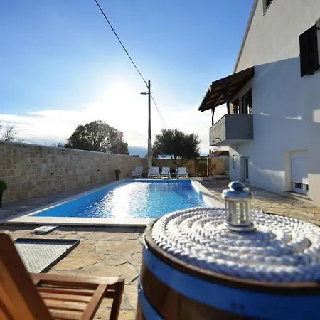 Nyaraló Ariana With Private Pool - By Ta Leut Agency *