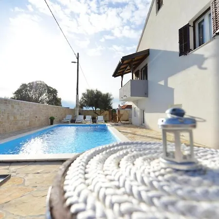Ariana With Private Pool - By Ta Leut Agency Vakantiehuis *