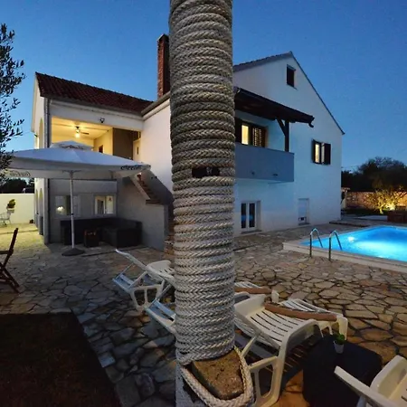 Nyaraló Ariana With Private Pool - By Ta Leut Agency *