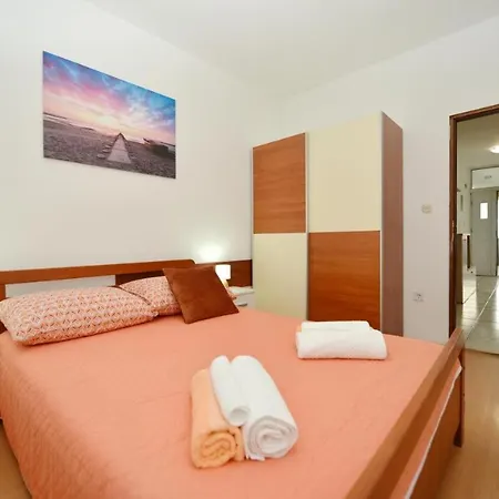 Ariana With Private Pool - By Ta Leut Agency * Poličnik