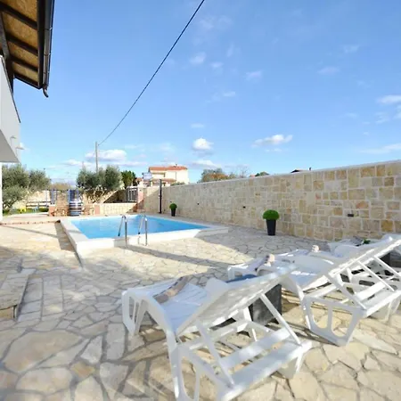 Nyaraló Ariana With Private Pool - By Ta Leut Agency