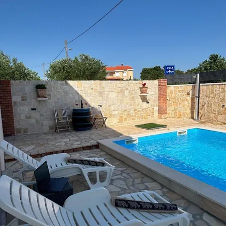 Nyaraló Ariana With Private Pool - By Ta Leut Agency