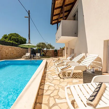 Vakantiehuis Ariana With Private Pool - By Ta Leut Agency *