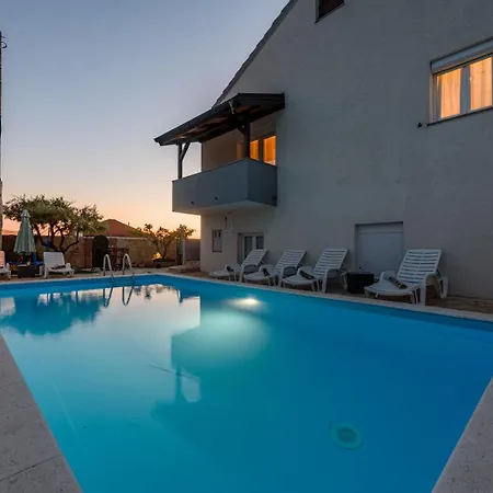 Ariana With Private Pool - By Ta Leut Agency Vakantiehuis *